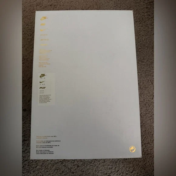 NIKE AIR JORDAN 1 Low Triple White Women's Sz 11 DV0990-111 (New in Box) - Picture 12 of 12